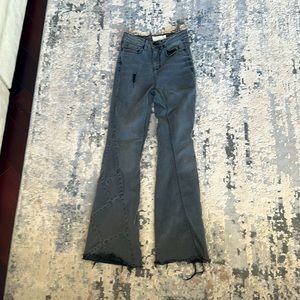 ⭐️Women gray flare jeans with frayed hem
